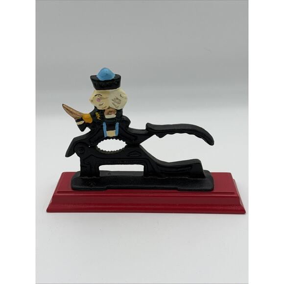 Vintage Cast Iron Nutcracker w/ Hand-Painted Nutcracker Soldier on Red Base - Picture 4 of 7